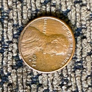 I’m trying to sell a 1982 penny for about 2$ to 3$ depending how far you live